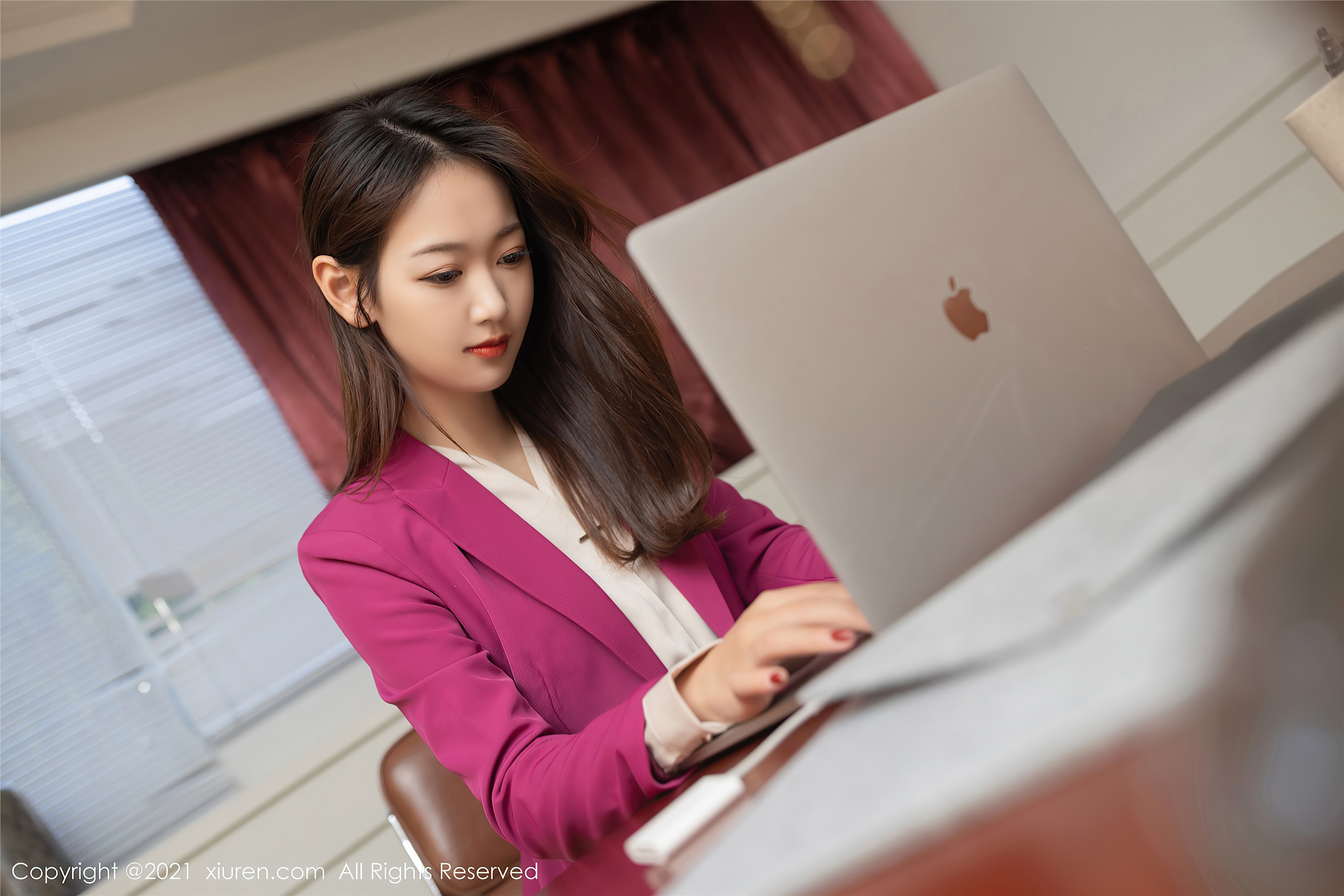 XiuRen秀人网  2021.03.02 No.3156 唐安琪 秘书 丝袜